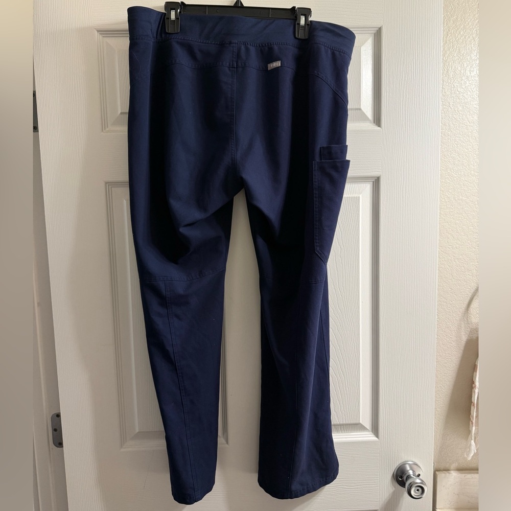 Figs Kade Cargo Scrub Pants - Picture 2 of 5
